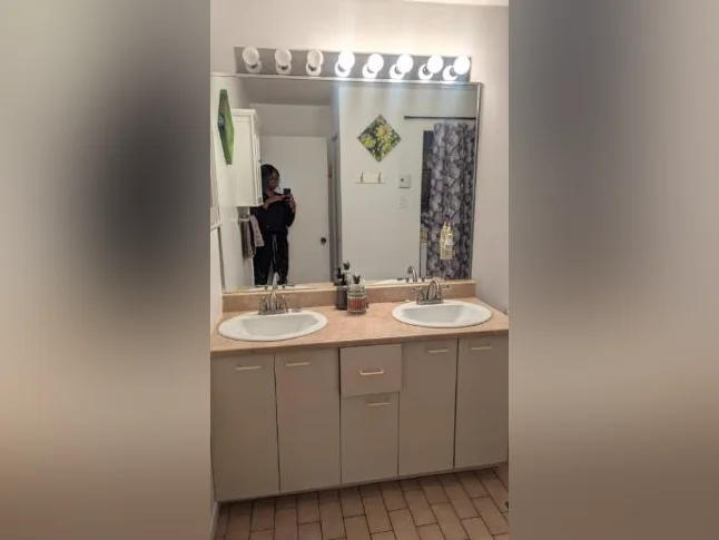 Belle chambre meublée chez habitant à Brossard - 1er septembre thumbnail 9