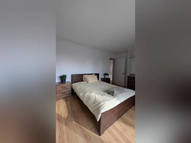 Belle chambre meublée chez habitant à Brossard - 1er septembre thumbnail 6