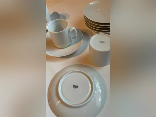 Tasses et soucoupes thumbnail 2