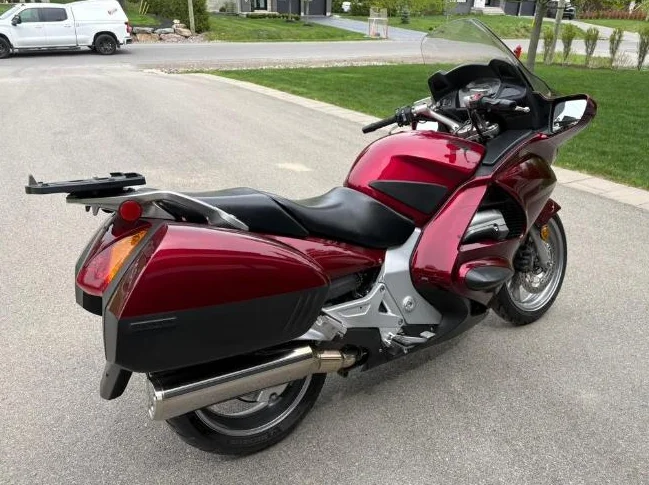 Honda ST1300 Super propre thumbnail 3