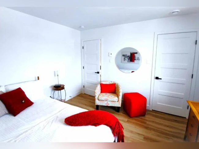 Luxueux 4 1/2 disponible 1er octobre, construction 2023, merveilleuse vue sur le Lac Magog thumbnail 9