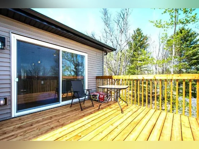 Luxueux 4 1/2 disponible 1er octobre, construction 2023, merveilleuse vue sur le Lac Magog thumbnail 7