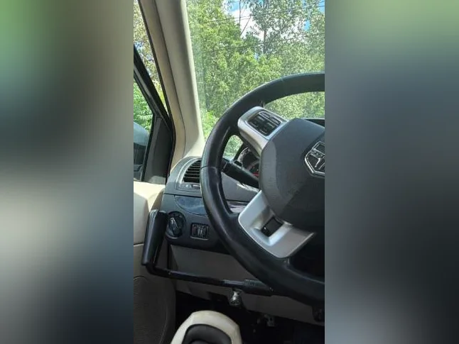 Dodge Grand Caravan Crew adapté pour personne en fauteuil roulant thumbnail 2