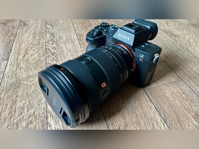 Superbe appareil photo caméra boîtier Sony A7r IVa body mint comme neuf