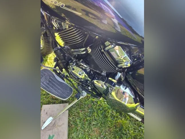 Yamaha Vstar 650 2003 ,tres propre thumbnail 4