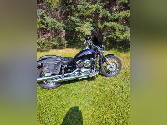 Yamaha Vstar 650 2003 ,tres propre thumbnail 2