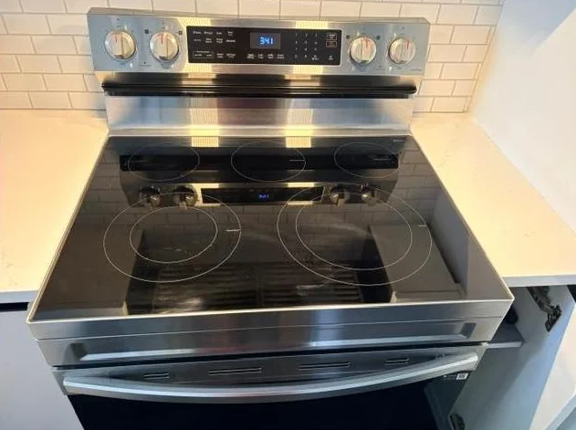 Cuisinière vitro céramique SAMSUNG Modèle Smart Things parfaite thumbnail 4
