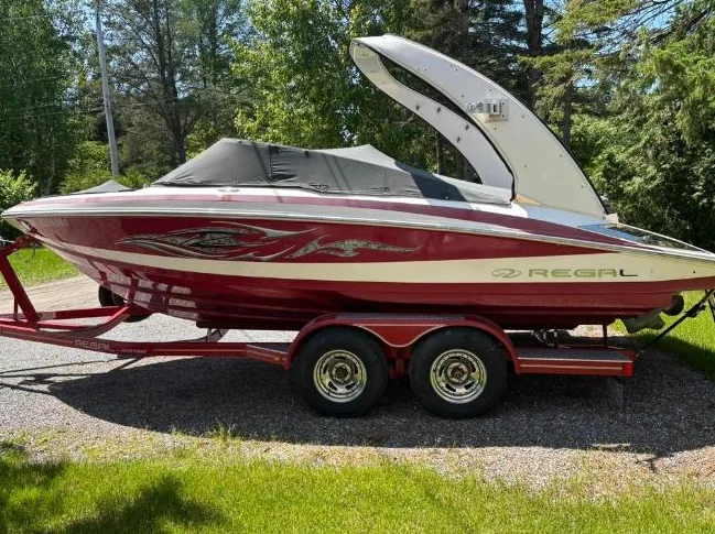 2012 Regal 2100 à vendre
