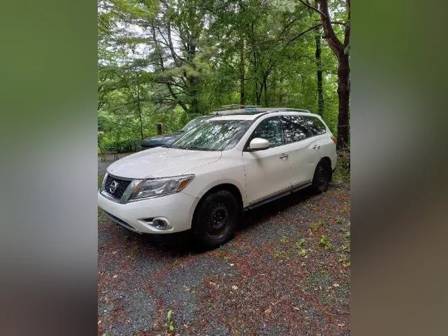 Nissan Pathfinder 2013 thumbnail 2