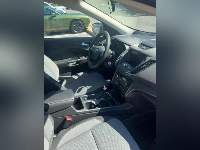 Ford Escape 2017 SE FWD bas km thumbnail 3