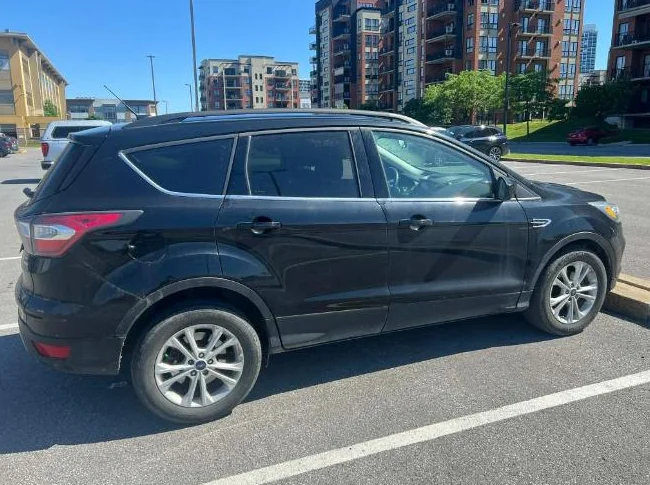 Ford Escape 2017 SE FWD bas km thumbnail 2