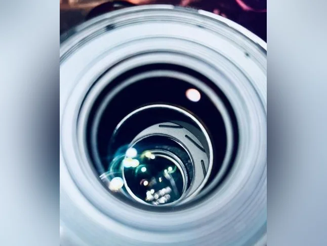 Sigma 105mm f/2.8 EX DG OS HSM Macro Lens thumbnail 3