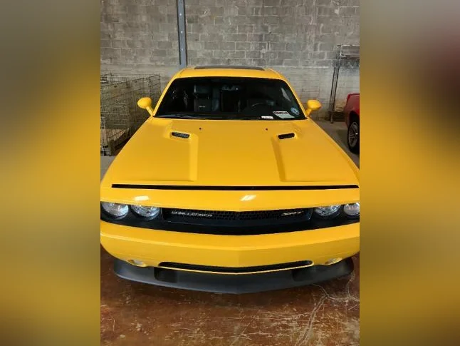 2012 Dodge challenger thumbnail 2