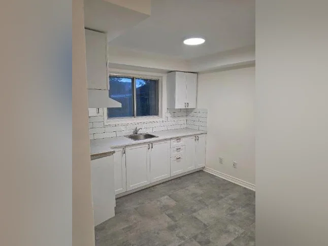 Fraichement rénové 4 1/2 à louer, près du Parc Du Tremblay