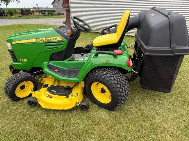 John Deere X749 thumbnail 4