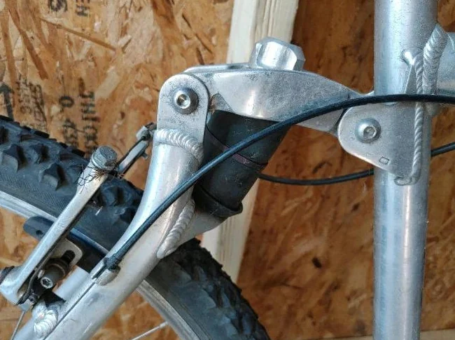 Vélo montagne double suspension aluminium GT 26 pouces thumbnail 2