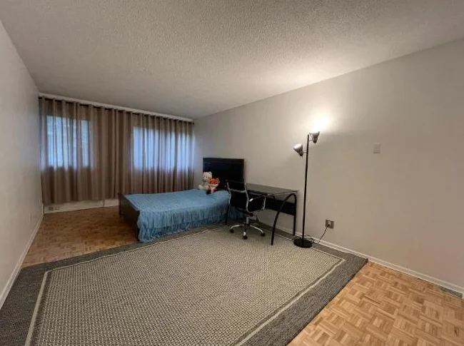 VIVEZ EN CONFORT – TOUT INCLUS – Grand condo 3½ meublé, – 830 pi² – Saint-Lambert thumbnail 9