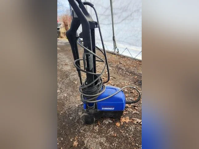 Choix de 2 machine à pression Simoniz, 1700 et 2900lbs