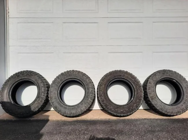 4 Pneus Goodyear Wrangler Duratrac LT 265 70 R17 thumbnail 6