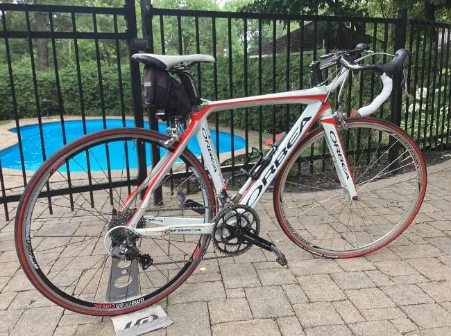 Vélo de route Orbea orca tout carbone