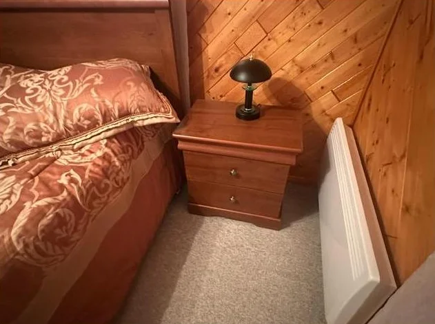 Set de chambre en bois avec matelas queen size thumbnail 4