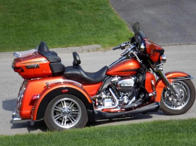 Moto HARLEY 2019  FLHTCUTG...TRIKE