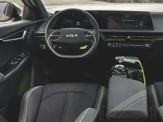2024 KIA EV6 (GT line 1) thumbnail 4