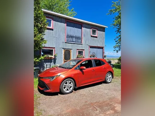 Toyota Corolla Hatchback thumbnail 2
