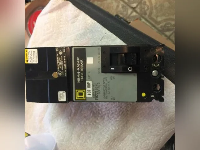 Disjoncteur I Line SQD FA22100AC usagé prix a l'unité
