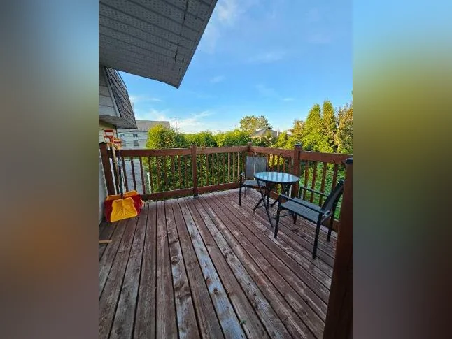 Grand 31/2 à  louer  lumineux haut  d'un  duplex cartier St Anne  Chicoutimi Nord  Saguenay disponible dès  août 2026 thumbnail 8