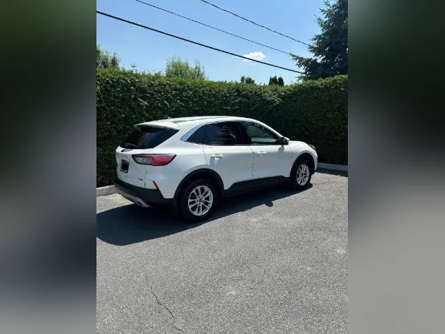 Ford Escape SE thumbnail 3
