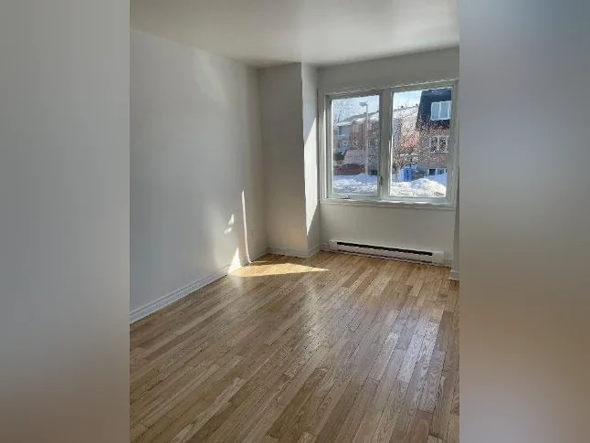 Grand 5 ½ entièrement rénové à Longueuil – Disponible maintenant! thumbnail 6