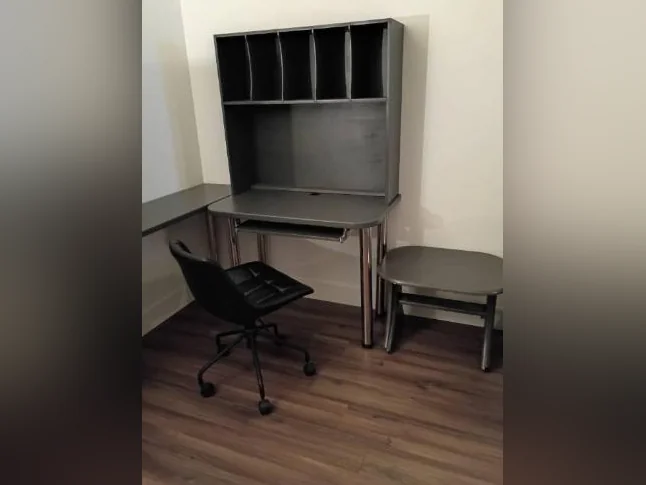 à vendre Meubles de bureau thumbnail 2