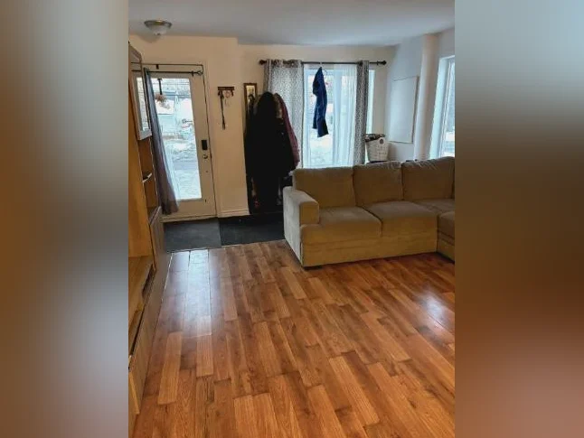 $789,000 Triplex à vendre à Sainte-Sophie thumbnail 4