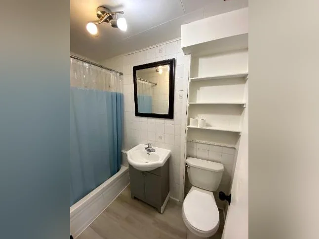 3 1/2 appartement dans quartier St-Sauveur ville de Québec thumbnail 7