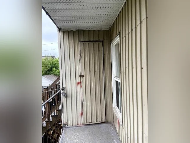 3 1/2 appartement dans quartier St-Sauveur ville de Québec thumbnail 8