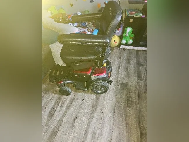 Fauteuil roulant électrique Pride Go chair thumbnail 7