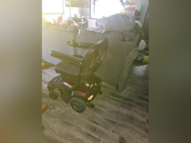 Fauteuil roulant électrique Pride Go chair thumbnail 3