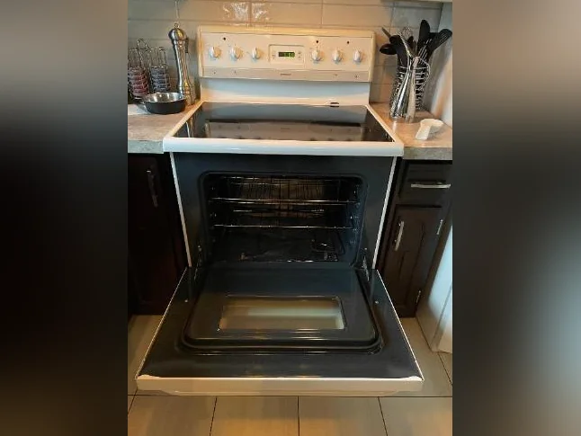 Cuisinière de marque Frigidaire thumbnail 3