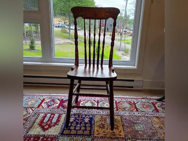 4 chaises Pressback en érable repro antiquités thumbnail 2