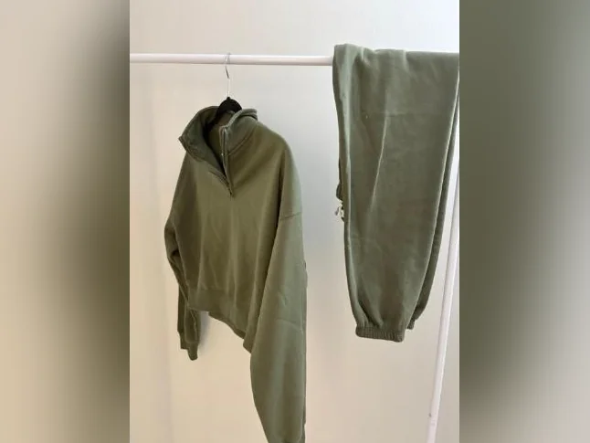 Ensemble jogging thumbnail 8