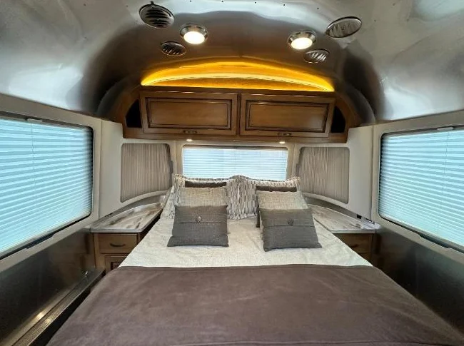 2019 Airstream 30 RB Classic - 158,500.00$ thumbnail 9