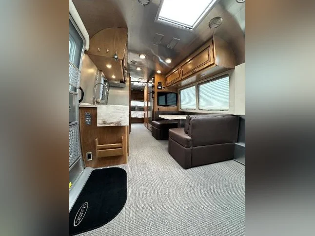2019 Airstream 30 RB Classic - 158,500.00$ thumbnail 2