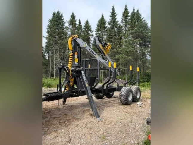 Chargeuse a bois Kesla 203T, Portée 22 pieds , prix sur demande
