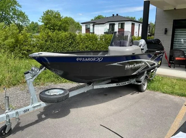 Bateau de pêche moins que 30h d'utilisations thumbnail 2