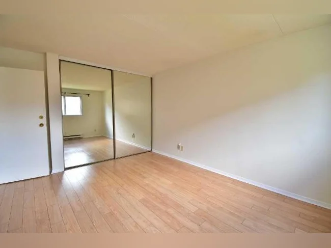 Grand condo 4 1/2 à louer à Pierrefonds thumbnail 7