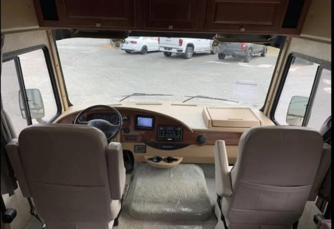 ITASCA SUNSTAR 2014 CLASSE A WINNEBAGO 31 pieds thumbnail 3