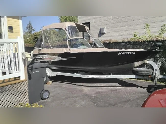 Bateau princecraft hudson 2014  19 pieds de long