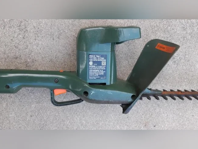 TAILLE-HAIE 16" de Black&Decker - 16" Hedge Trimmer