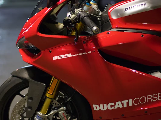 2013 Ducati Panigale 1199R - Red, 11,000 km thumbnail 3